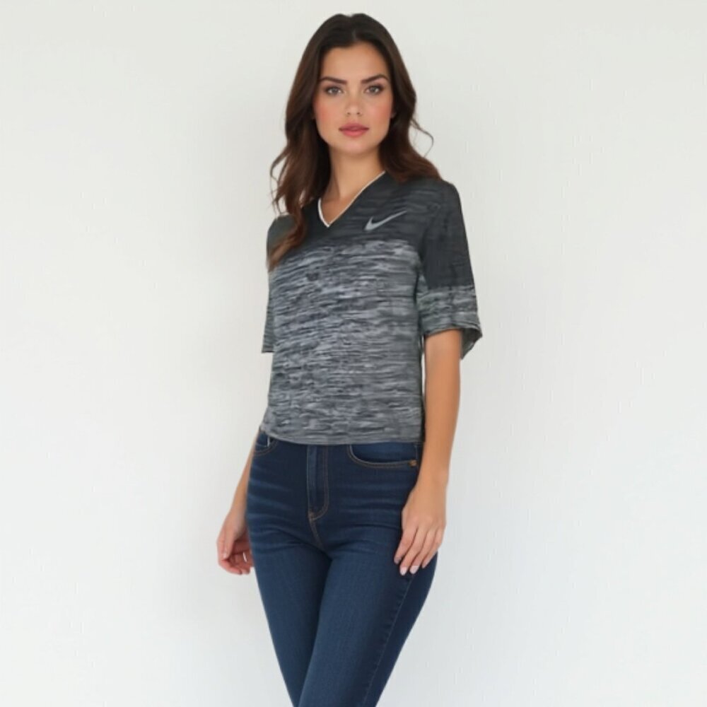 Nike Pro Training tee v-neck